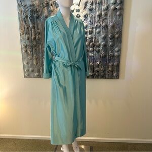 ⭐️ Vintage M/Lg Satin Teal Robe with Belt and one pocket *light stains